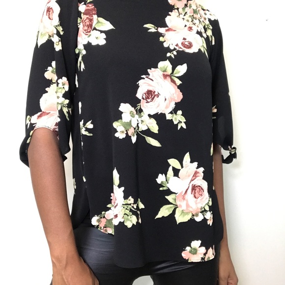 🌸 Floral print off the shoulder blouse 🌺 - Picture 4 of 6